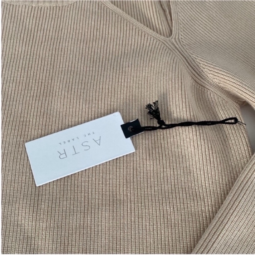 ASTR The Label Women’s Sweater Hilary Sweater Sand New with Tags size Small - Picture 8 of 12